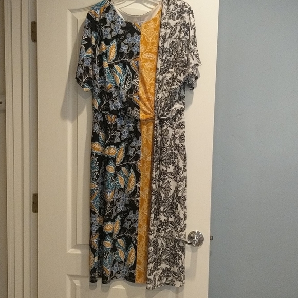 Women's London Times Dress - Picture 1 of 3